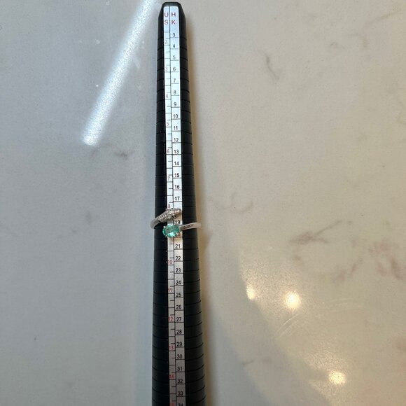 Emerald Panther Head Ring in Sterling Silver - Picture 4 of 9